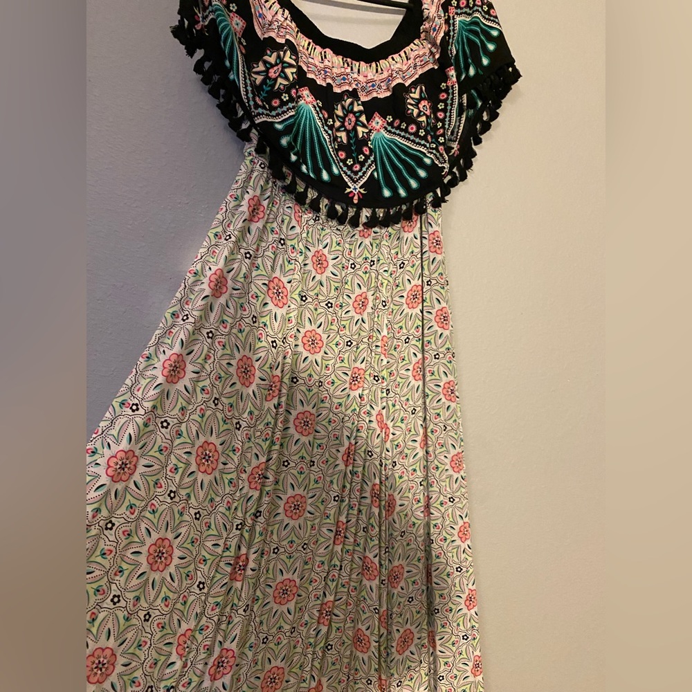 Torrid Insider Edition off the shoulders Maxi dress.